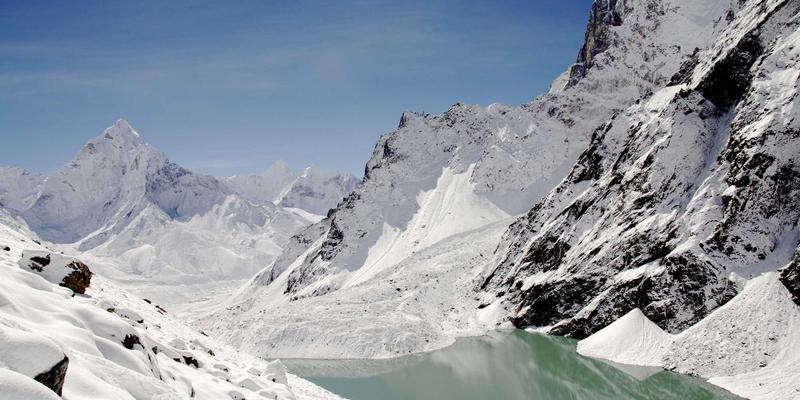 室内设计新趋势：家居隐形收纳系统设计，将储物空间完美嵌入墙面、楼梯与家具