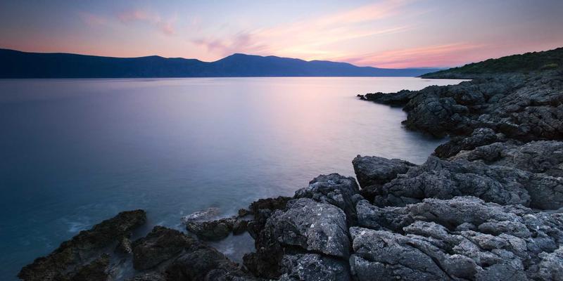 开放式厨房与客厅一体化设计全攻略：动线规划、油烟处理与风格融合技巧 | 暖宅兔兔家居设计指南