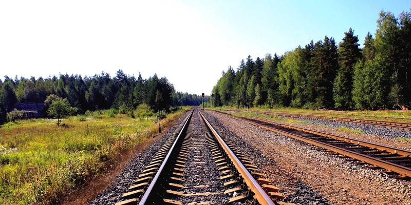 智能照明如何重塑家居设计：根据活动与情绪自动调节的灯光方案